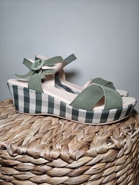 Brenda Zaro Green Suede Wedge Sandals Sz 40 Spain Gingham